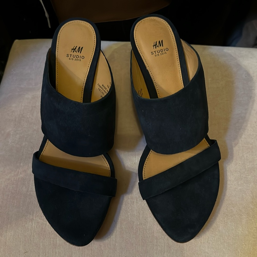 New without box H&M Studio Navy Blue Size 8 Blue suede heels
